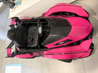 Coche teledirigido rosa para niños