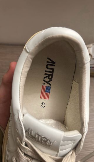 Autry scarpe bianche e grigie