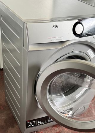 LAVADORA AEG DE 8 KILOS EN INOX