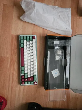 Teclado RK 65% Mecánico Verde/Blanco