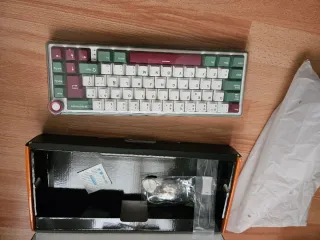 Teclado RK 65% Mecánico Verde/Blanco