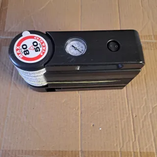 Kit Gonfiaggio Emergenza Auto.  Piu Kit lavaggio