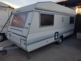Caravana autónoma Knaus Südwind 485 TKM (5 plazas)