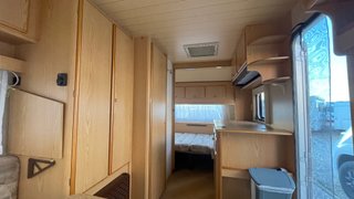 Caravana autónoma Knaus Südwind 485 TKM (5 plazas)