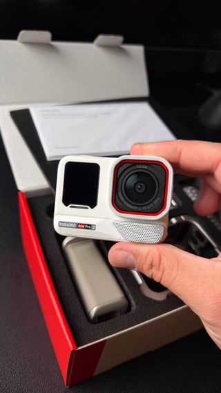 Insta360 Ace Pro 2 + Xplorer Grip Kit