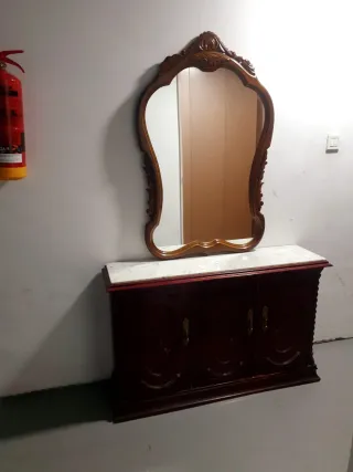 Recibidor madera / mármol con espejo. Tb separado