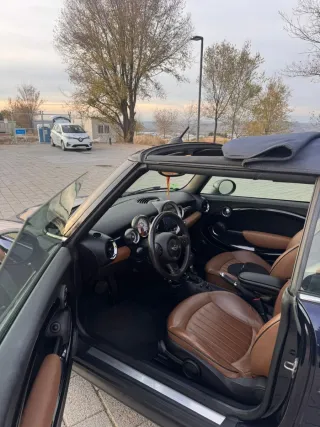 MINI Cabrio 2012