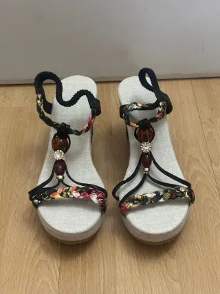 Sandalias cuña mujer negras pedrería T.37