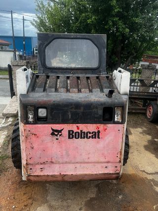 Minicargadora Bobcat 753