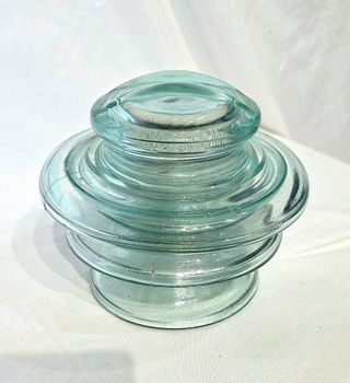 Isolatore elettrico in vetro verde acqua