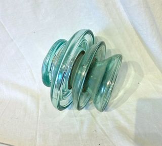 Isolatore elettrico in vetro verde acqua