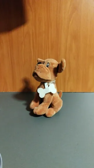 Peluche perro marrón con hueso 18 cm