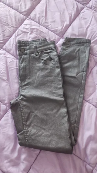 Pantalón gris efecto brillante