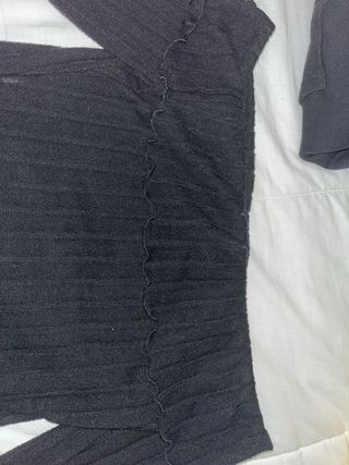 Jersey negro manga acampanada