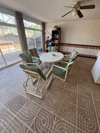 Conjunto de jardín mesa y sillas