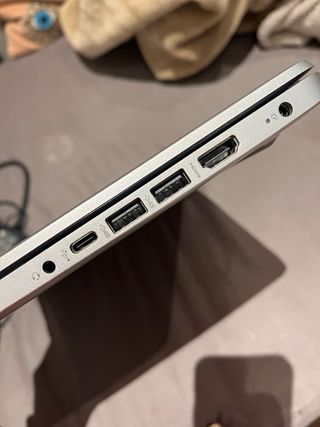 Portátil HP Plata con Cargador