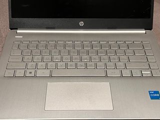 Portátil HP Plata con Cargador