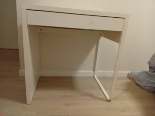 Scrivania bianca per casa/ufficio