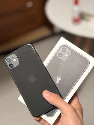iPhone 11 con caja