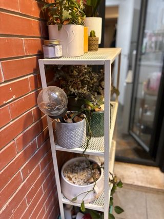 Estantería metálica para patio