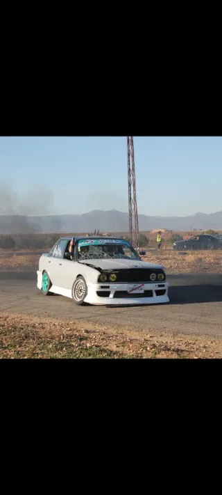 BMW e30 v8 300cv