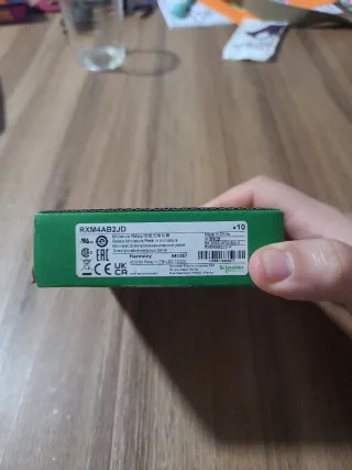 Relés Schneider Electric RXM4AB2JD