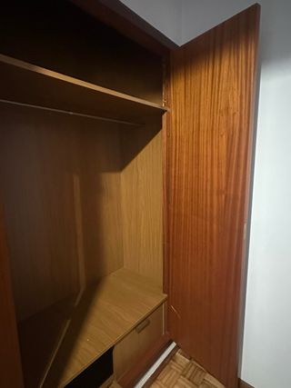Armario empotrado de madera