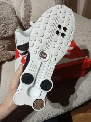 Zapatillas Nike Shox R4 Blancas y Negras