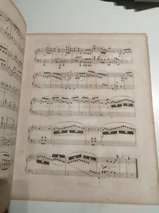 Libro antiguo piano Les Clasiques du piano