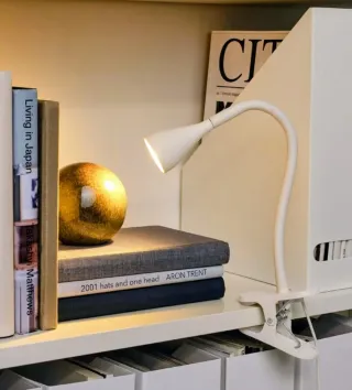Lámpara LED IKEA NÄVLINGE Pinza 1.9W 220lm
