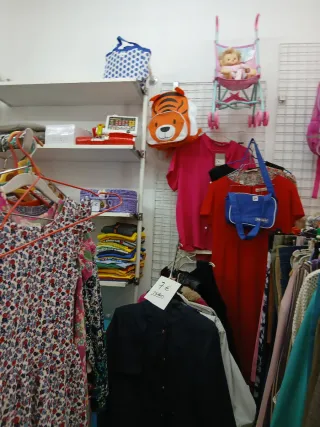 Ropa segunda mano en buen estado de niños y adulto