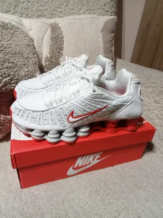 Zapatillas Nike Shox Blancas y Rojas