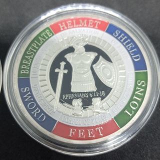 2 MONEDAS ARMADURA DE DIOS DE 40MM EN CÁPSULAS