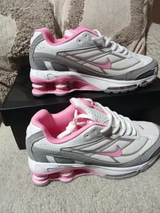 Zapatillas Nike Blancas y Rosas