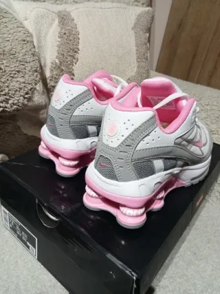 Zapatillas Nike Blancas y Rosas