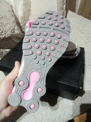 Zapatillas Nike Blancas y Rosas