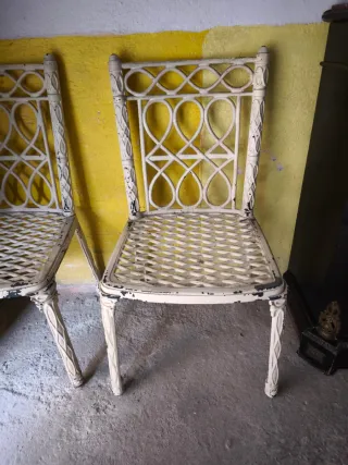 Mesa y sillas jardin