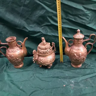 Set di tre antiche teiere in bronzo cinese