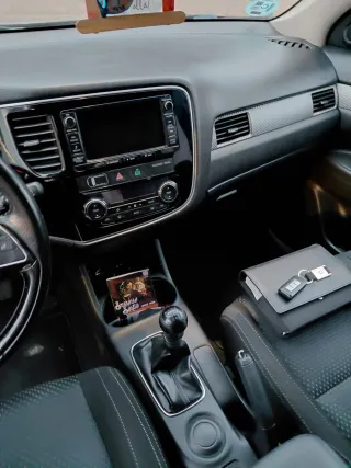 Mitsubishi Outlander 2016