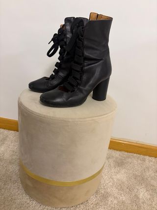 Botines de piel negros con cordones