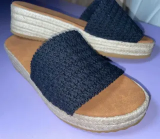 Sandalias negras con plataforma