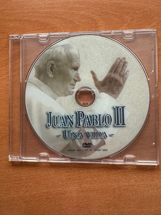 Medalla Juan Pablo II y DVD