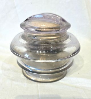 Isolatore elettrico in vetro rosa