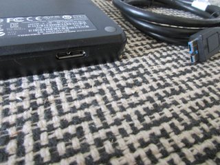 Hard Disk Toshiba 1 TB . completo di cavo