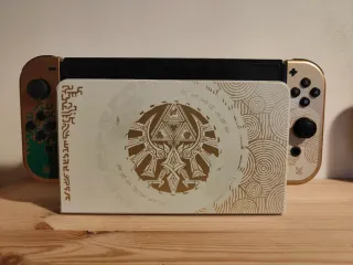 Nintendo Switch OLED Edizione Zelda + 4 Giochi