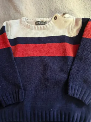 Camisola com capuz e riscas