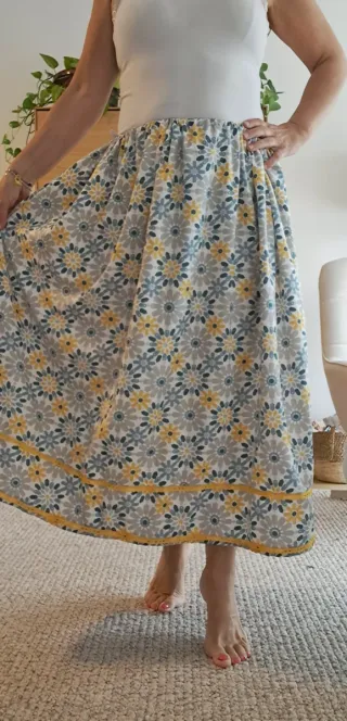 Falda 87cm, regional, aldeana,casera,huertana.