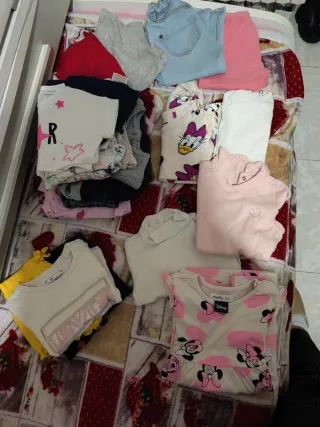 Lotto 40 pezzi bimba 9/12 mesi