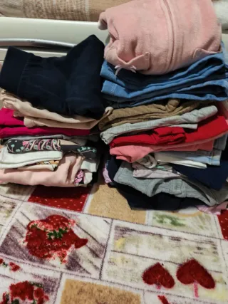 Lotto 40 pezzi bimba 9/12 mesi