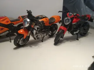 Lote 9 motos miniatura 1/18 Maisto